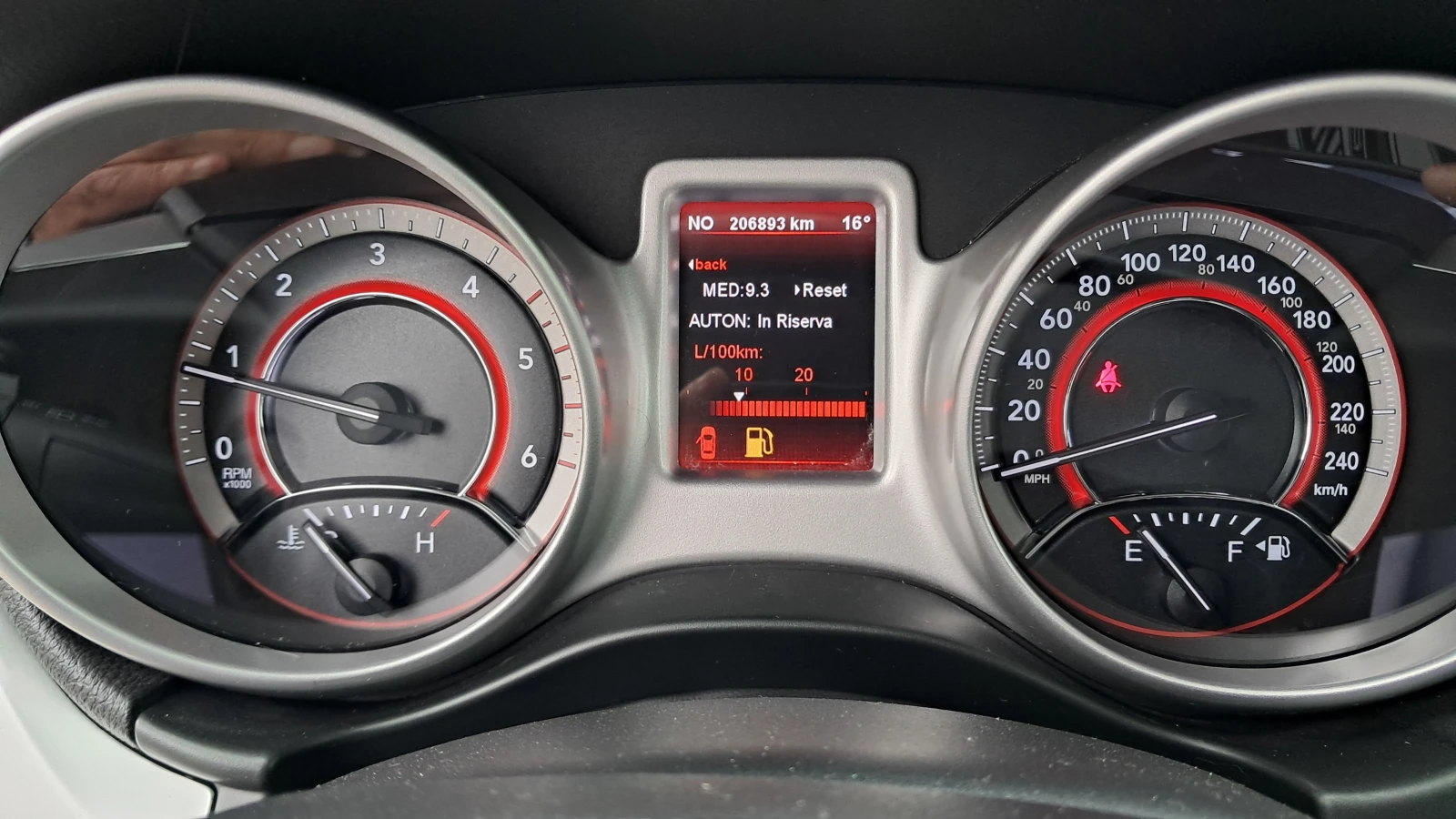 Fiat Freemont FULL РЕАЛ КМ 7-МЕСТА ИЗКЛЮЧИТЕЛЕН СЕРВИ КНИЖ УНИКТ, снимка 11 - Автомобили и джипове - 54520424