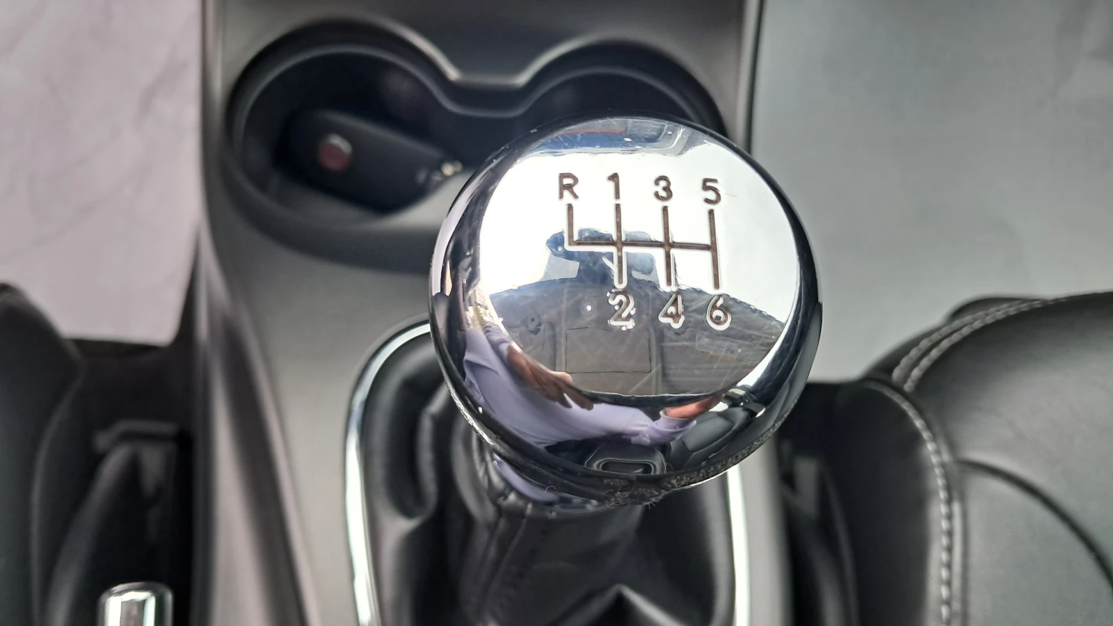 Fiat Freemont FULL РЕАЛ КМ 7-МЕСТА ИЗКЛЮЧИТЕЛЕН СЕРВИ КНИЖ УНИКТ, снимка 13 - Автомобили и джипове - 54520424