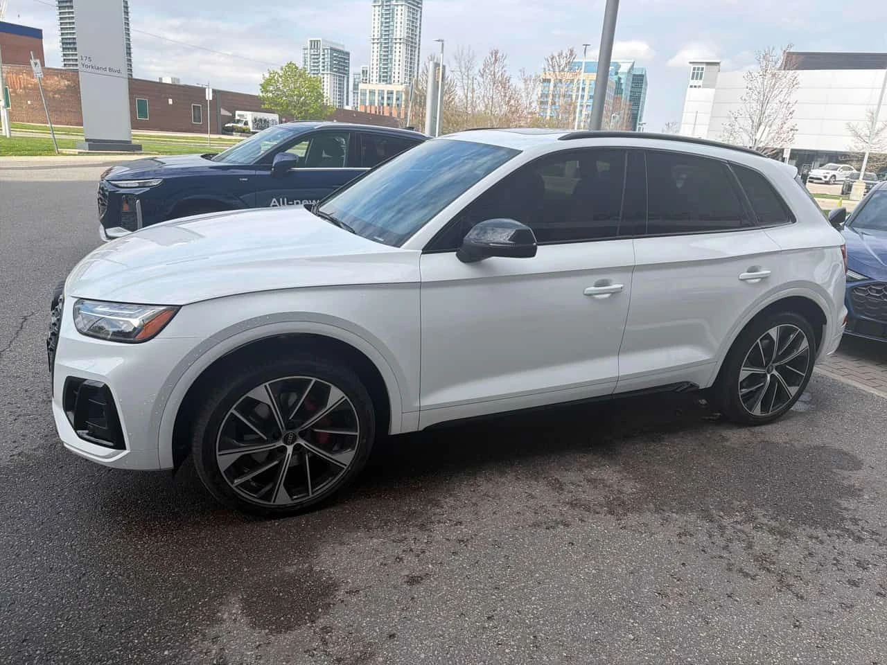 Audi SQ5 Progressiv/360/ПАНОРАМА/ДИСТРОНИК/АВТОФИНАНСИРАНЕ, снимка 3 - Автомобили и джипове - 54581178