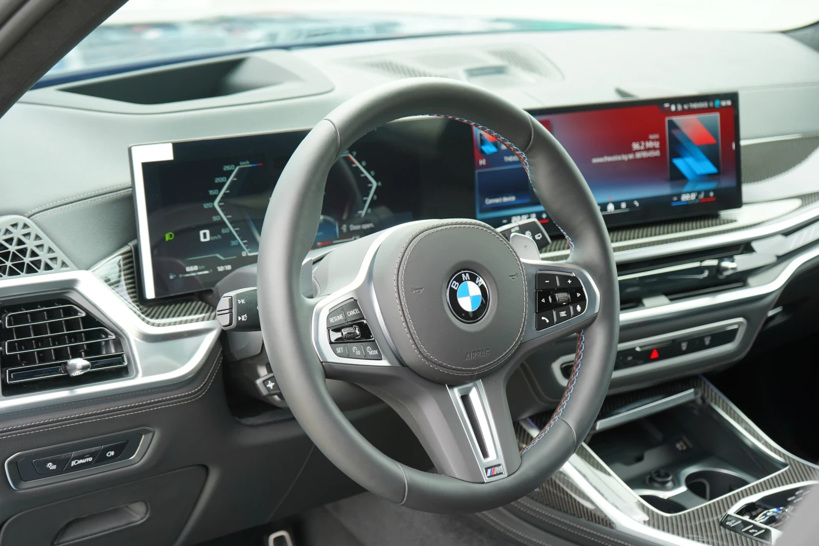 BMW X7 М60i* ГАРАНЦИЯ* BOWERS* DISTR* 360 CAM* KEYLESS* P, снимка 9 - Автомобили и джипове - 54591898