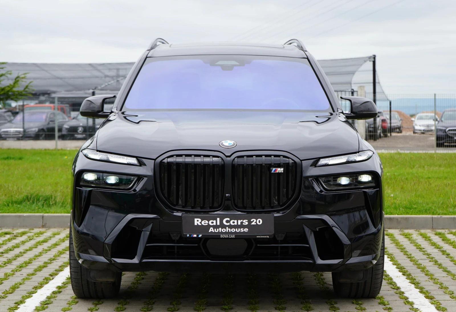 BMW X7 М60i* ГАРАНЦИЯ* BOWERS* DISTR* 360 CAM* KEYLESS* P, снимка 2 - Автомобили и джипове - 54591898