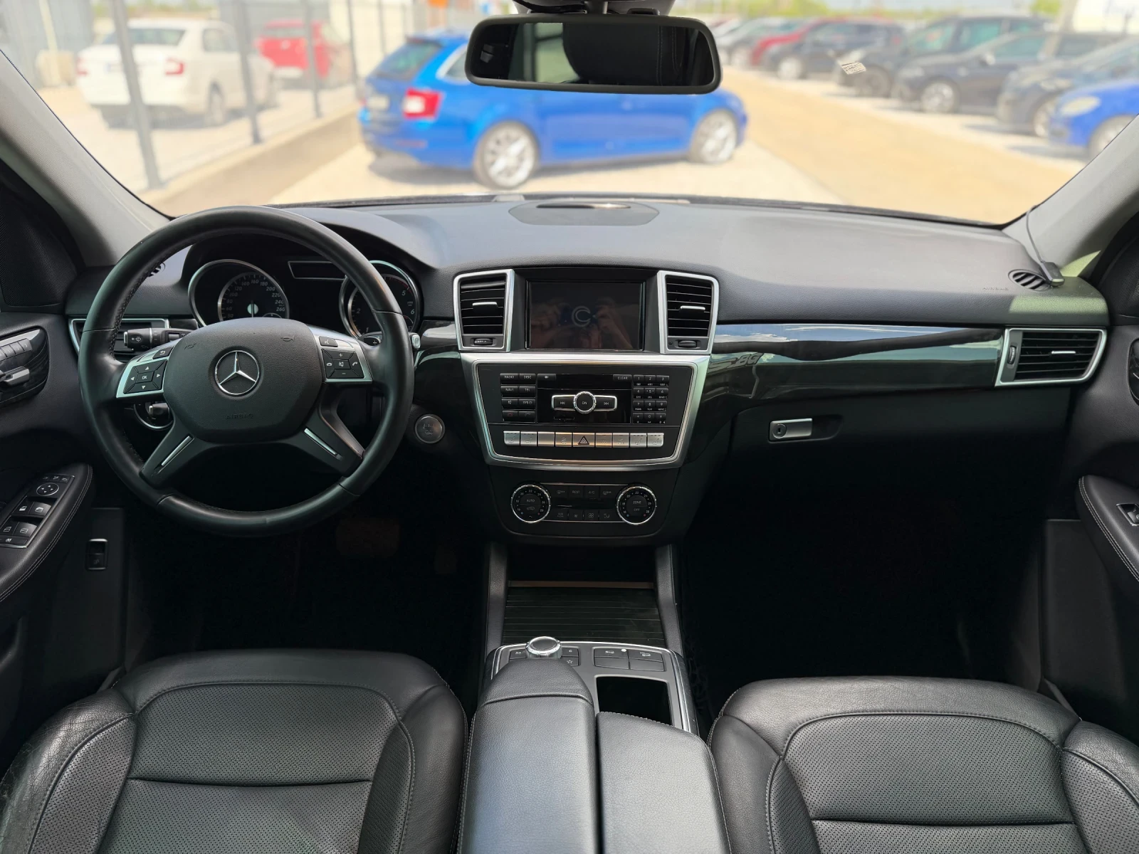 Mercedes-Benz ML 350  ВСИЧКИ ЕКСТРИ ЗА МОДЕЛА / ЛИЗИНГ /, снимка 9 - Автомобили и джипове - 54710765