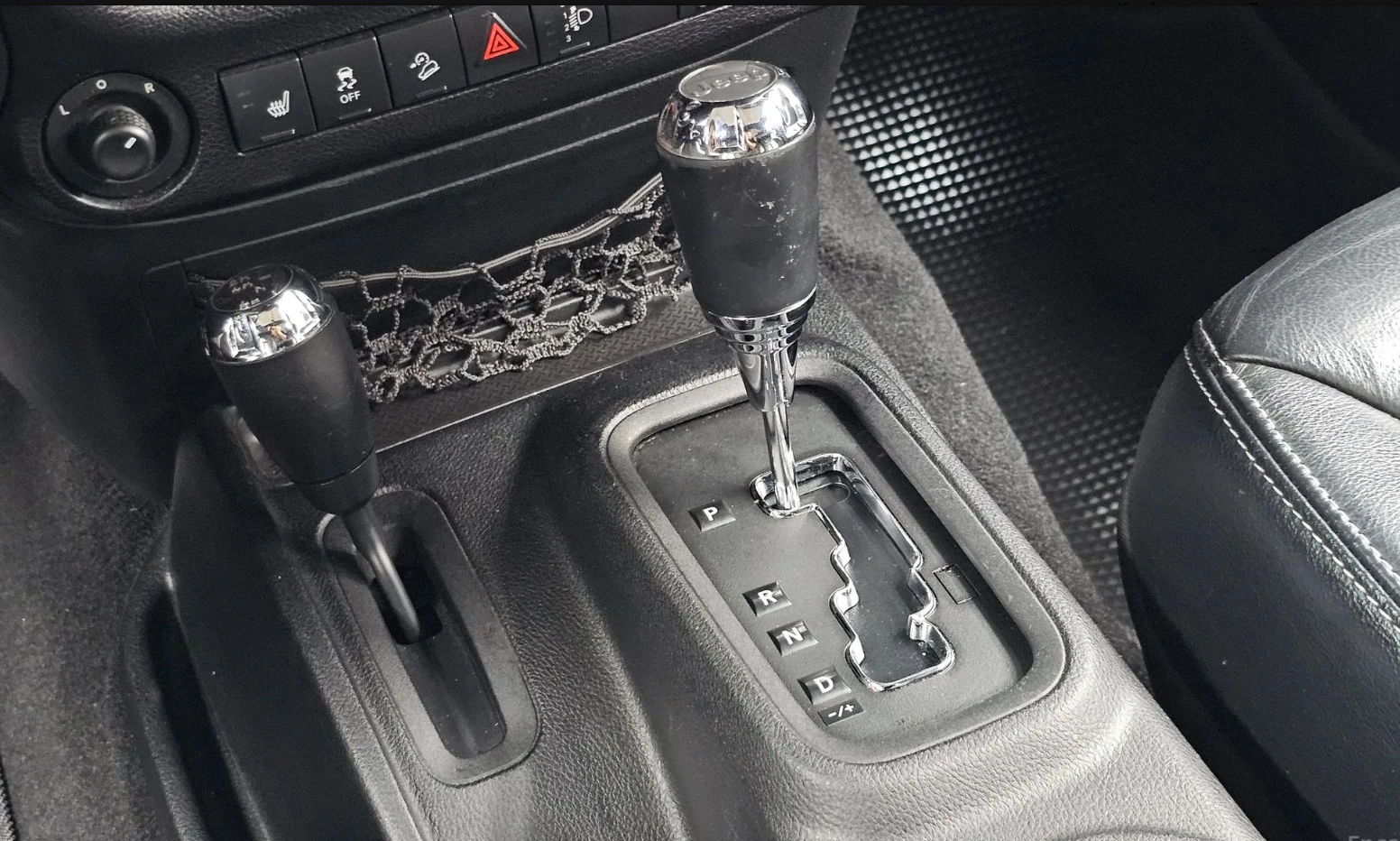 Jeep Wrangler 4Х4 * КОЖА * ПОДГРЕВИ * КАМЕРА, снимка 10 - Автомобили и джипове - 55191436