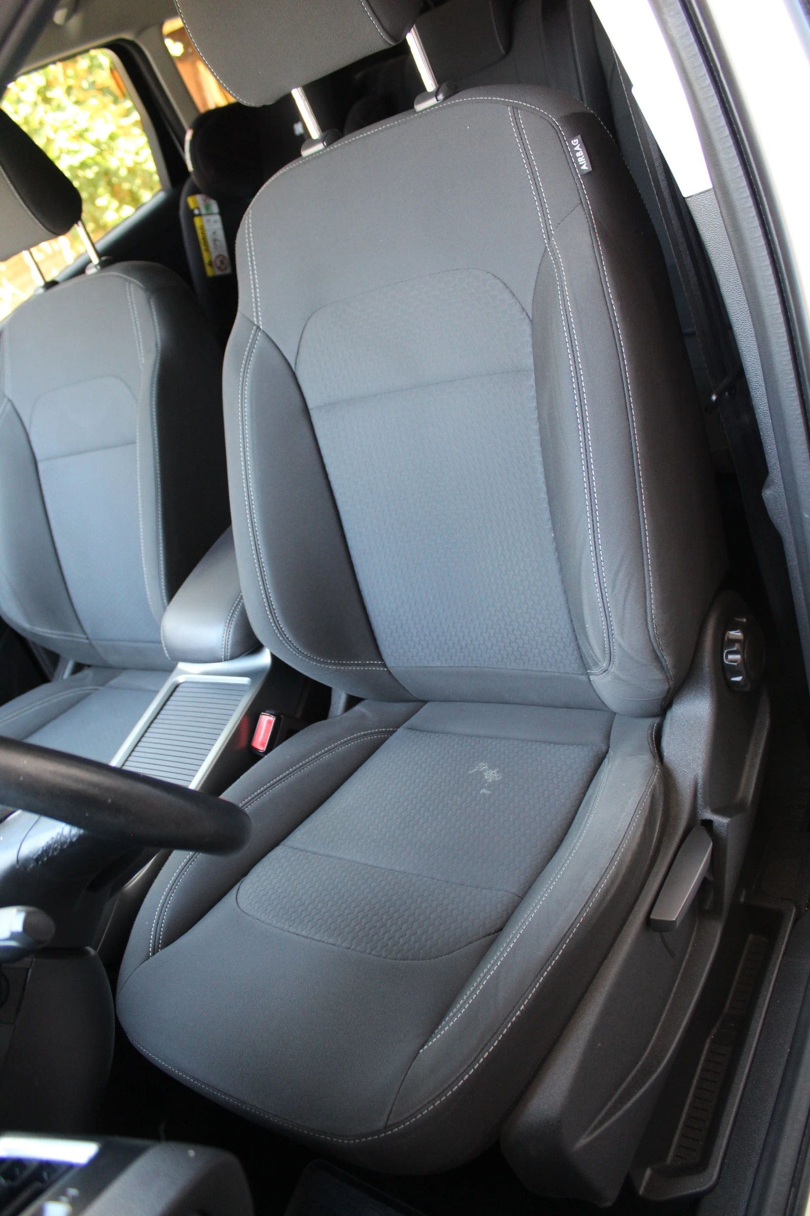 Ford Kuga 1.5Д, снимка 12 - Автомобили и джипове - 55588486
