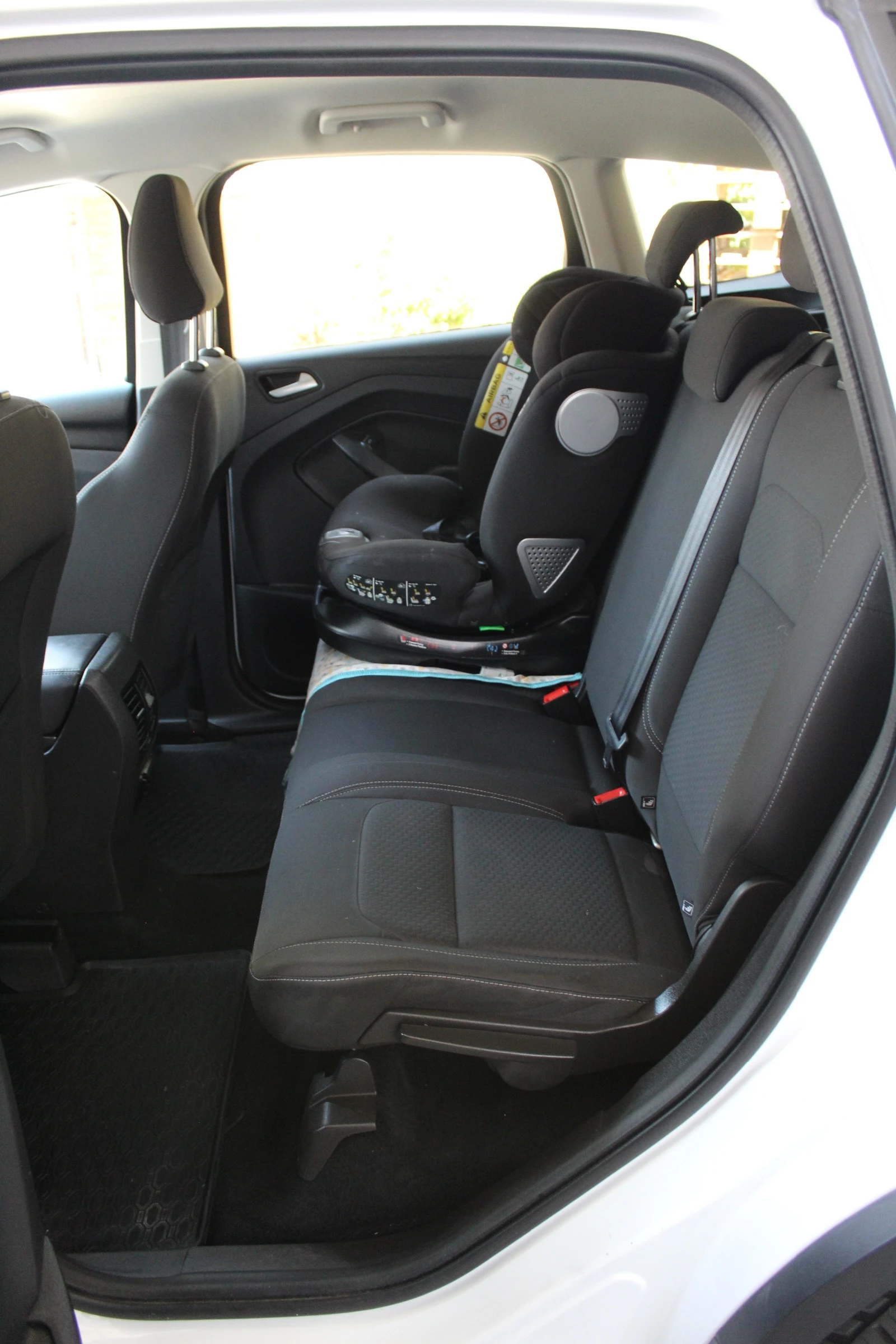 Ford Kuga 1.5Д, снимка 14 - Автомобили и джипове - 55588486