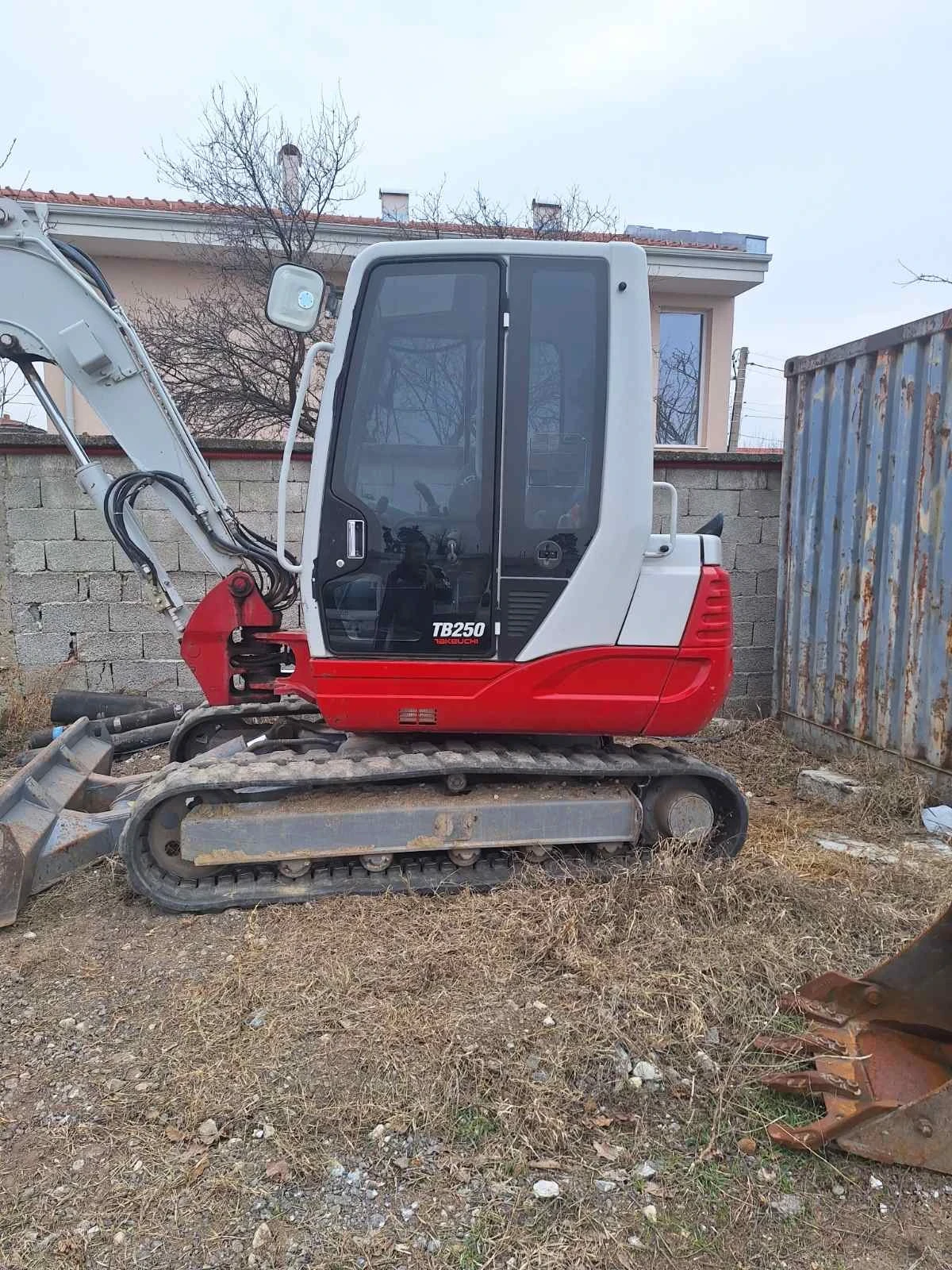 Багер Takeuchi TB250, снимка 6 - Индустриална техника - 53851107
