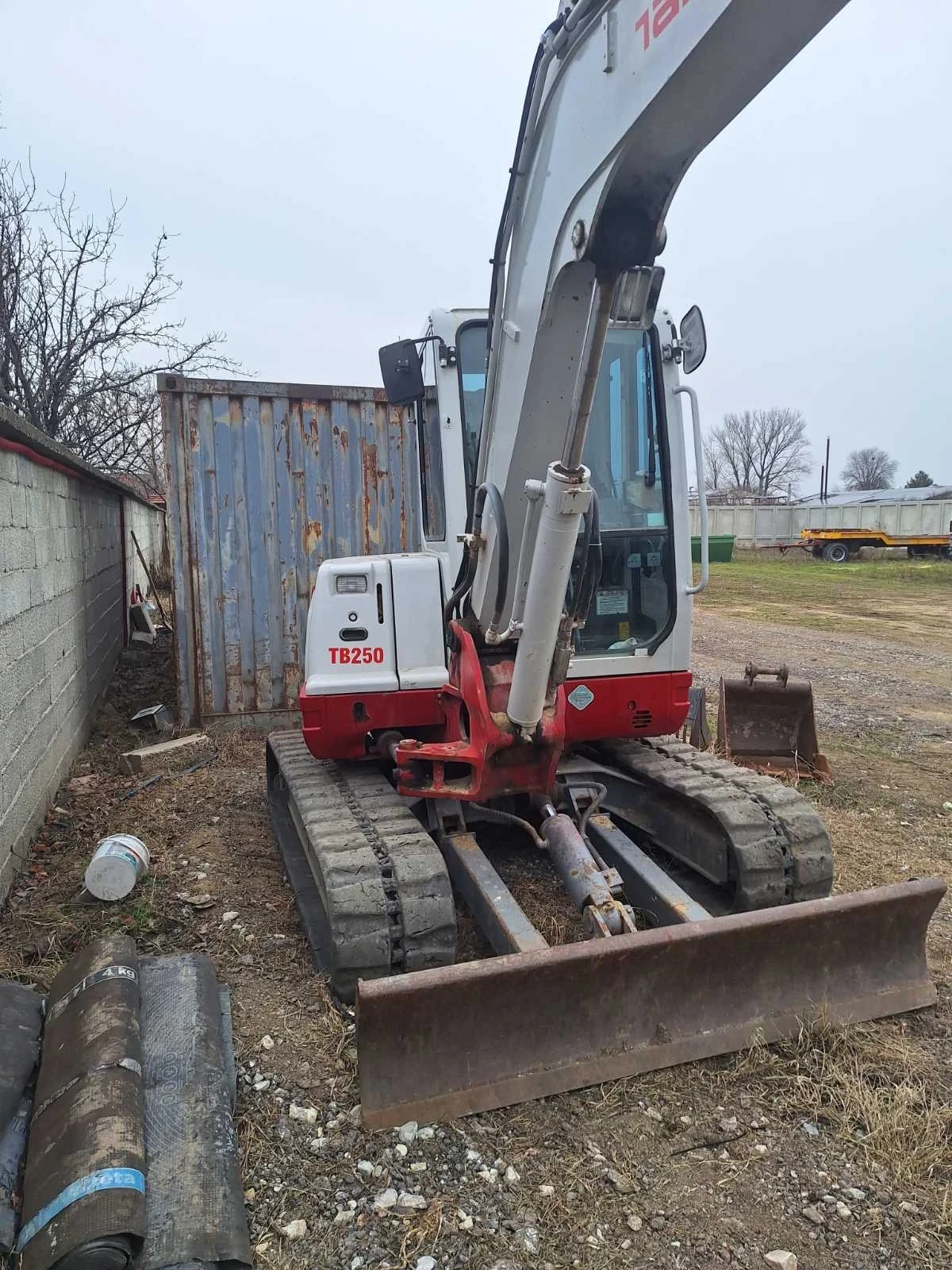 Багер Takeuchi TB250, снимка 9 - Индустриална техника - 53851107