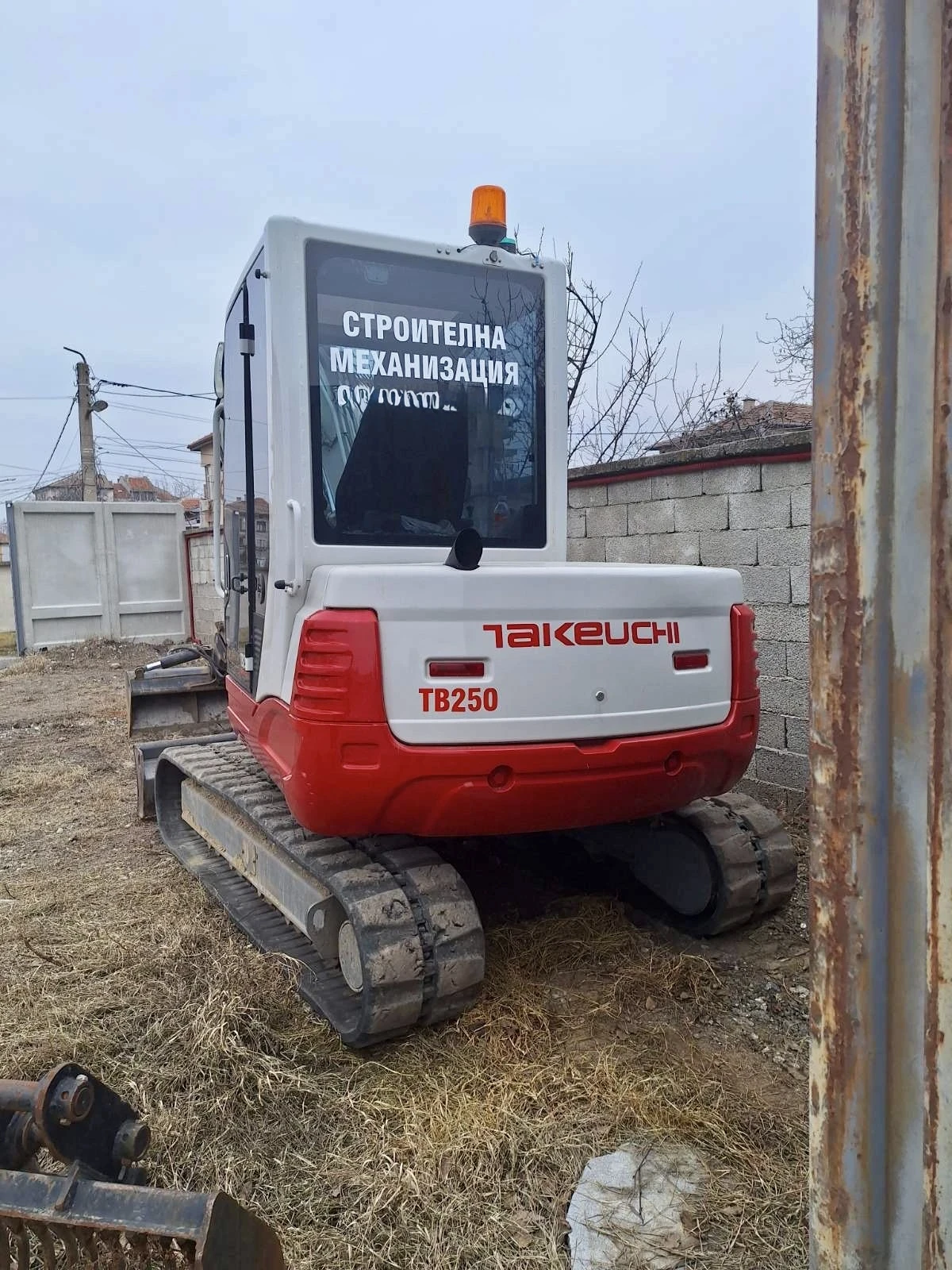 Багер Takeuchi TB250, снимка 7 - Индустриална техника - 53851107