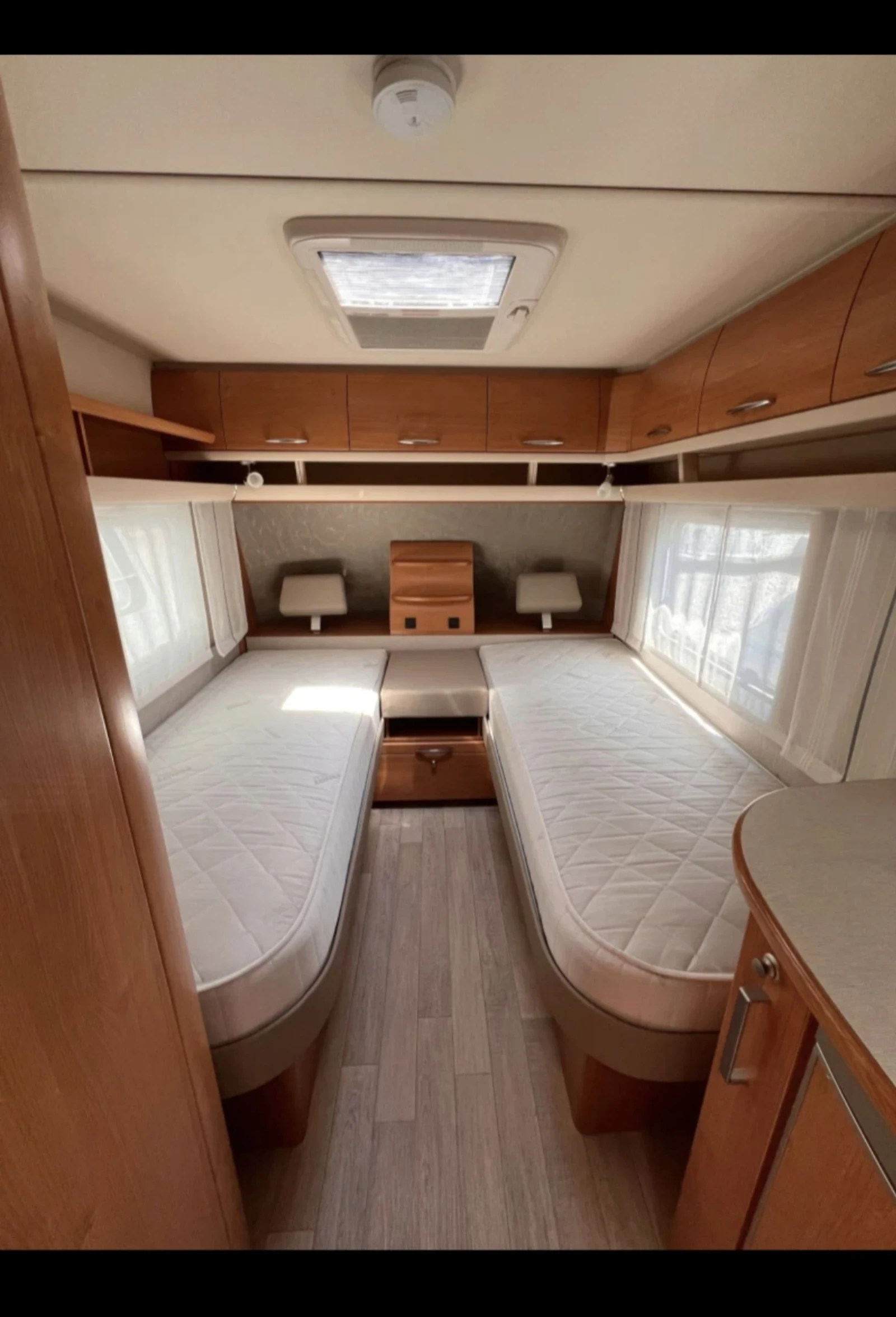 Каравана Fendt Saphir 465, снимка 15 - Каравани и кемпери - 53919276