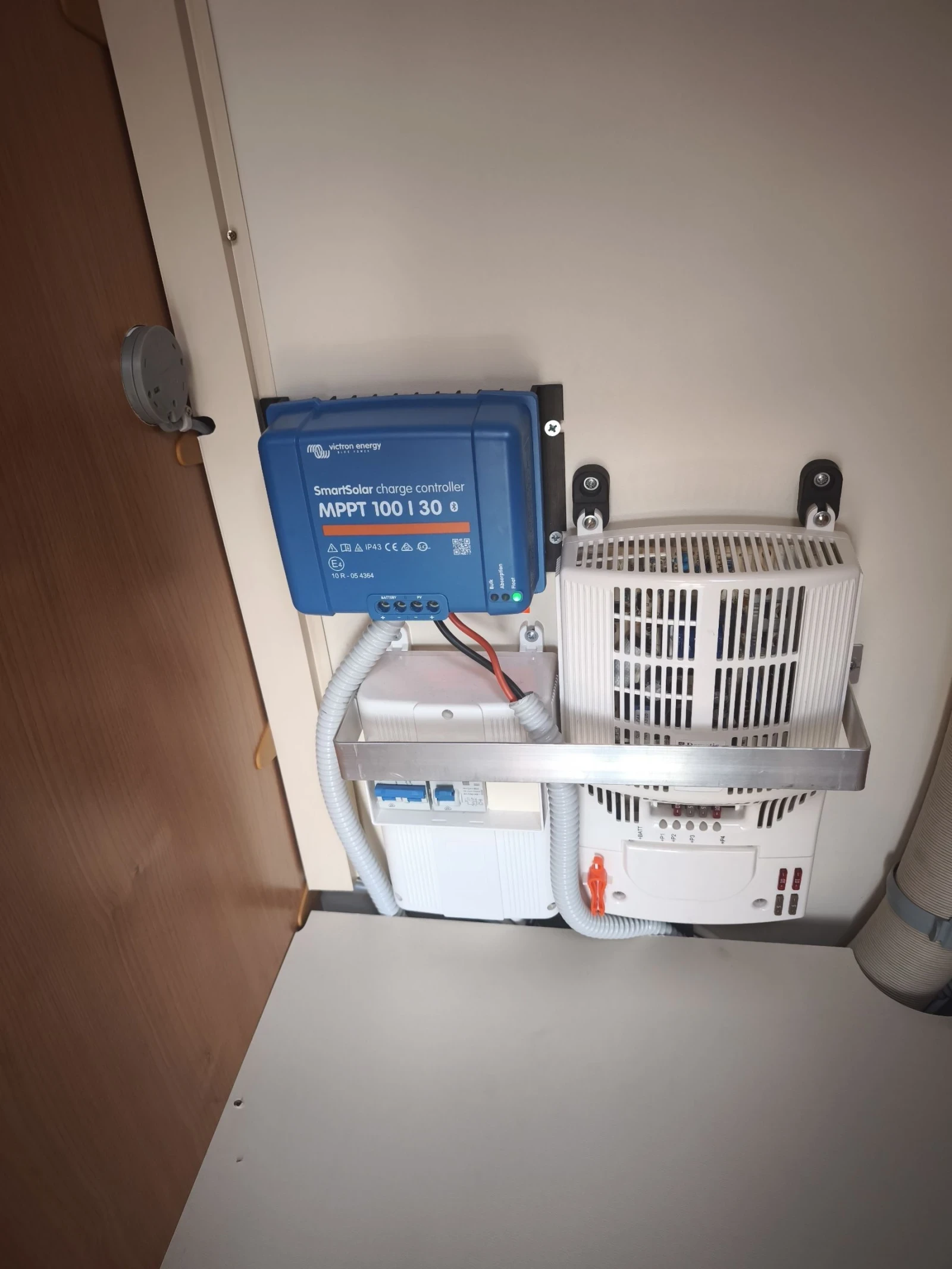 Каравана Fendt Saphir 465, снимка 5 - Каравани и кемпери - 53919276