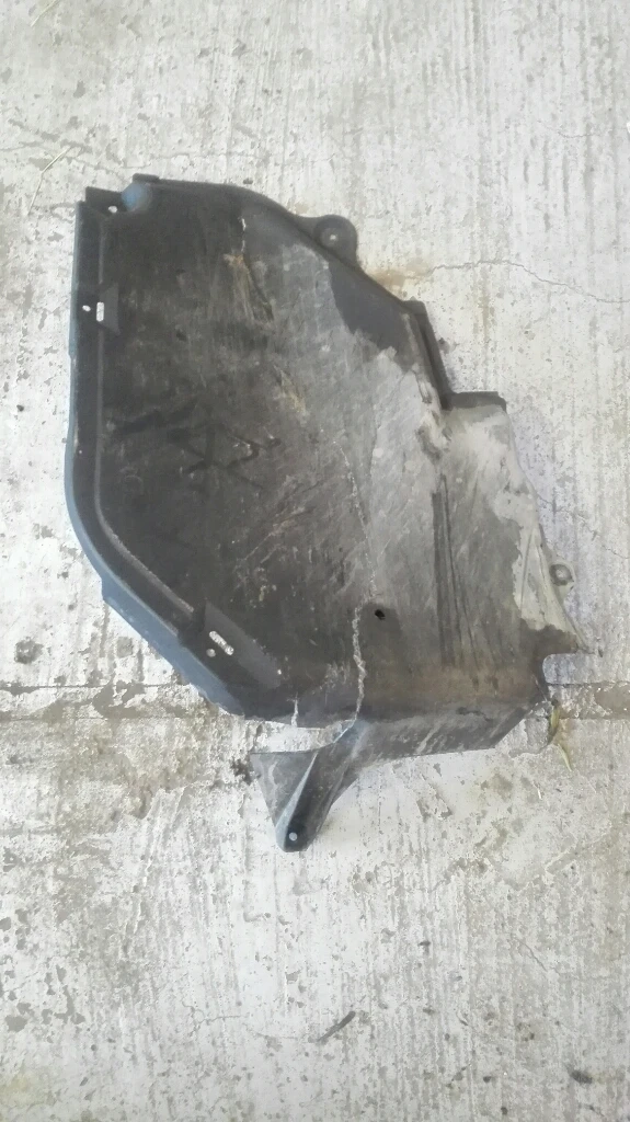 Кора под мотор лява Мерцедес А170