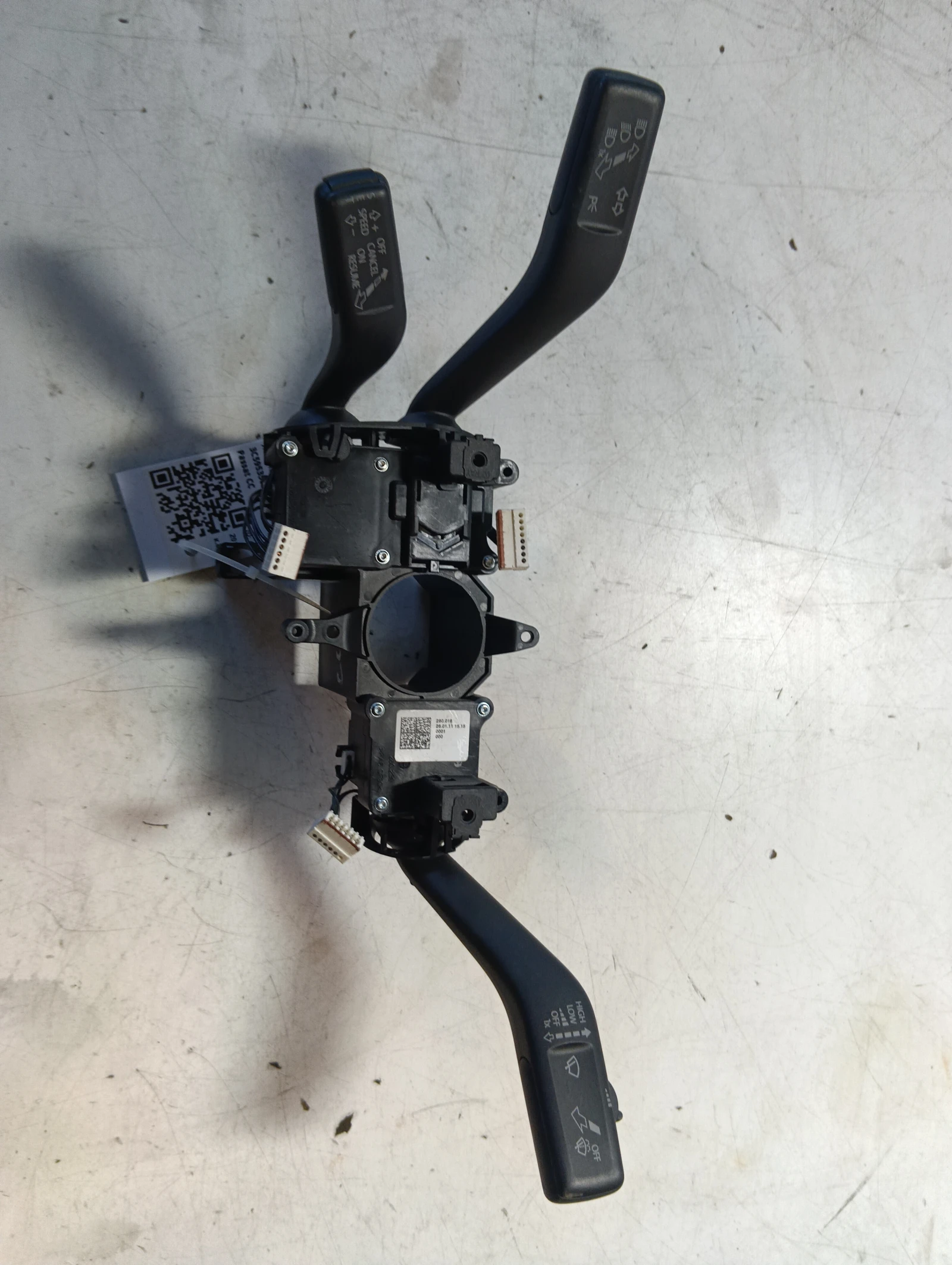 лостчета комплект 3C5953502B 3C5953501BG VW Passat CC