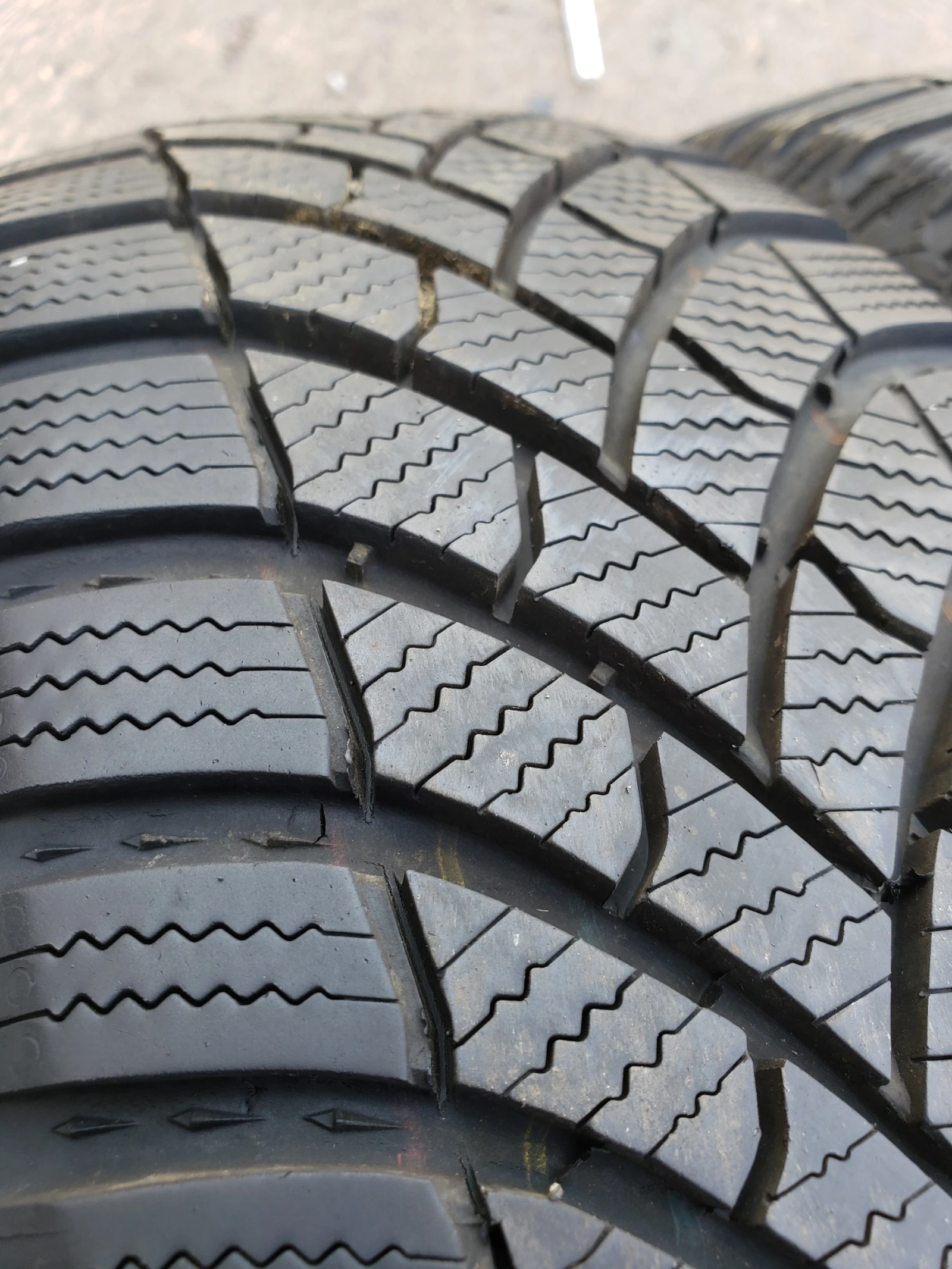 Гуми Зимни 185/65R15, снимка 5 - Гуми и джанти - 55968100