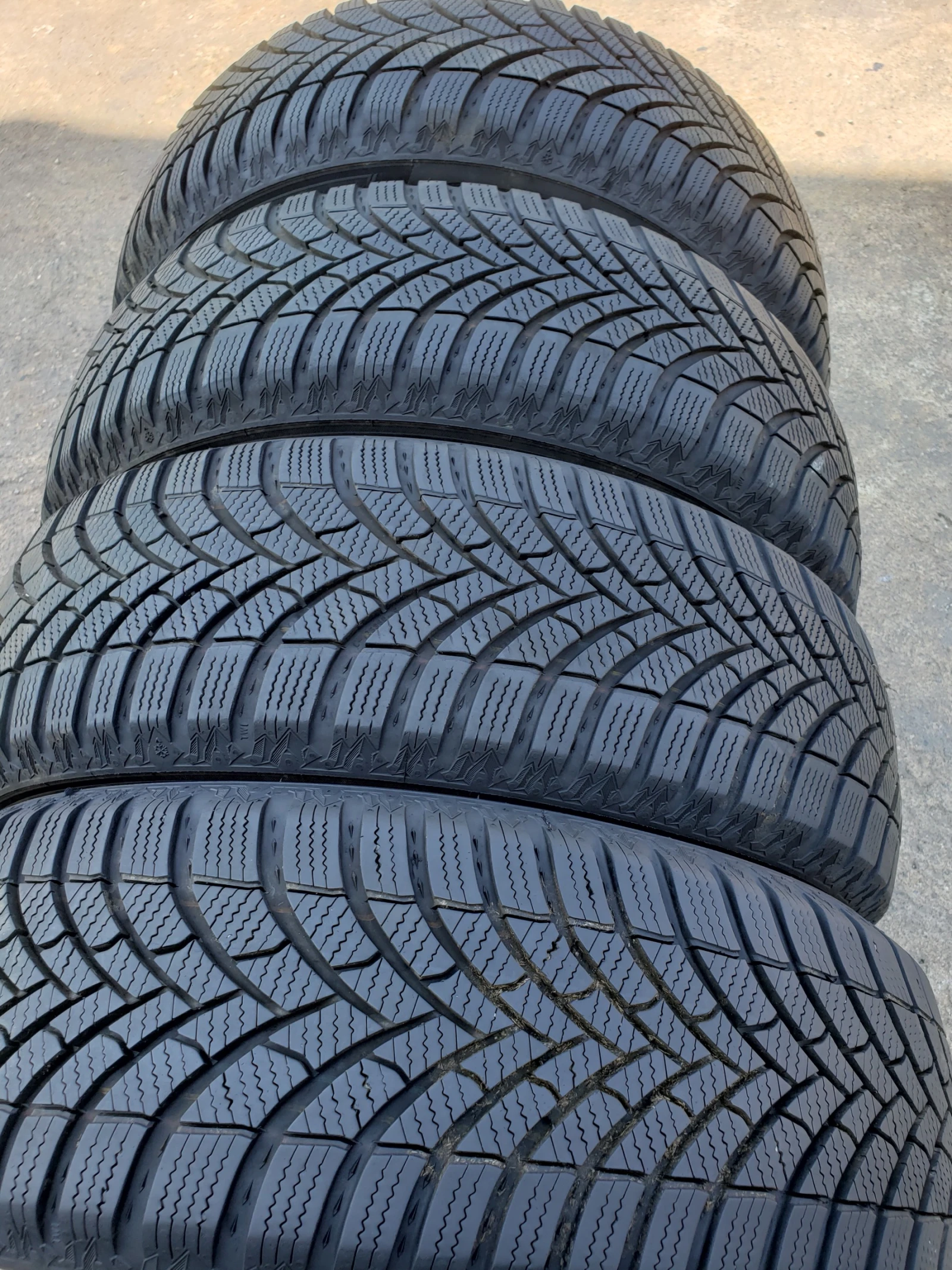 Гуми Зимни 185/65R15, снимка 3 - Гуми и джанти - 55968100