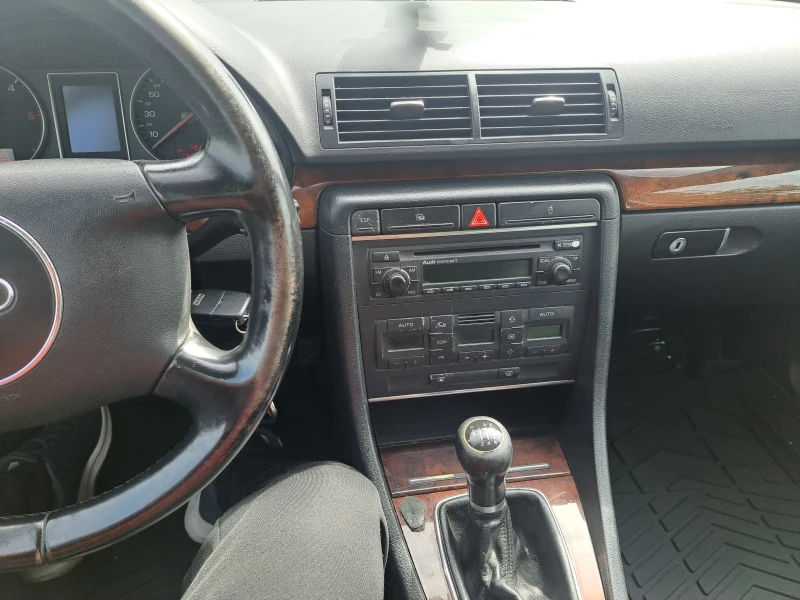 Audi A4, снимка 2 - Автомобили и джипове - 47107579