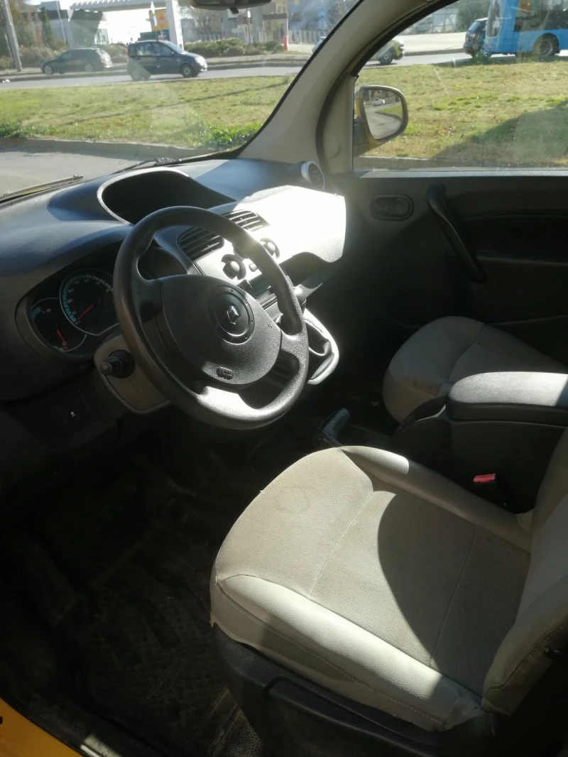 Renault Kangoo, снимка 5 - Автомобили и джипове - 47106944