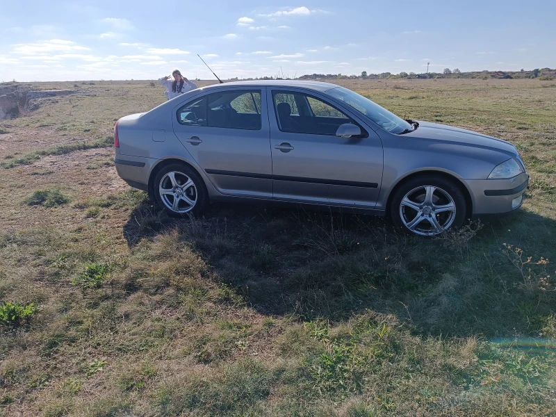 Skoda Octavia, снимка 5 - Автомобили и джипове - 48076110