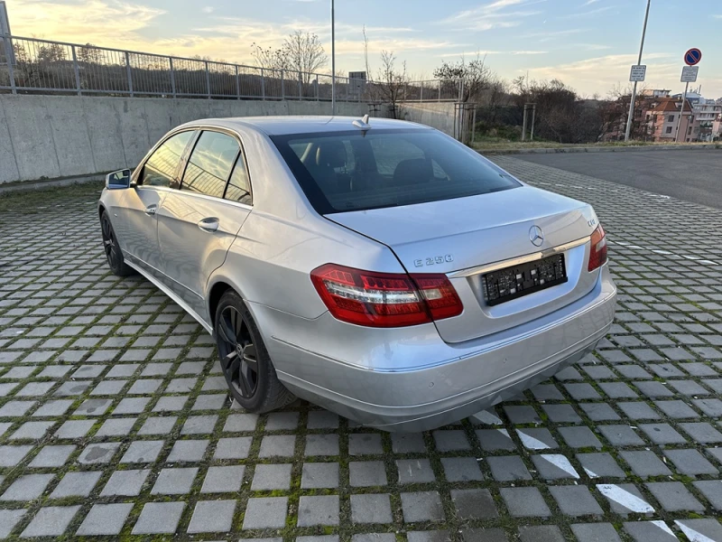 Mercedes-Benz E 250 CDI, снимка 5 - Автомобили и джипове - 49520488