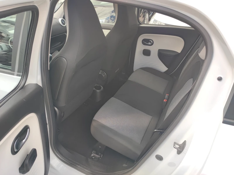 Renault Twingo 1.0 - 70ks - КЛИМАТИК , снимка 17 - Автомобили и джипове - 50389749