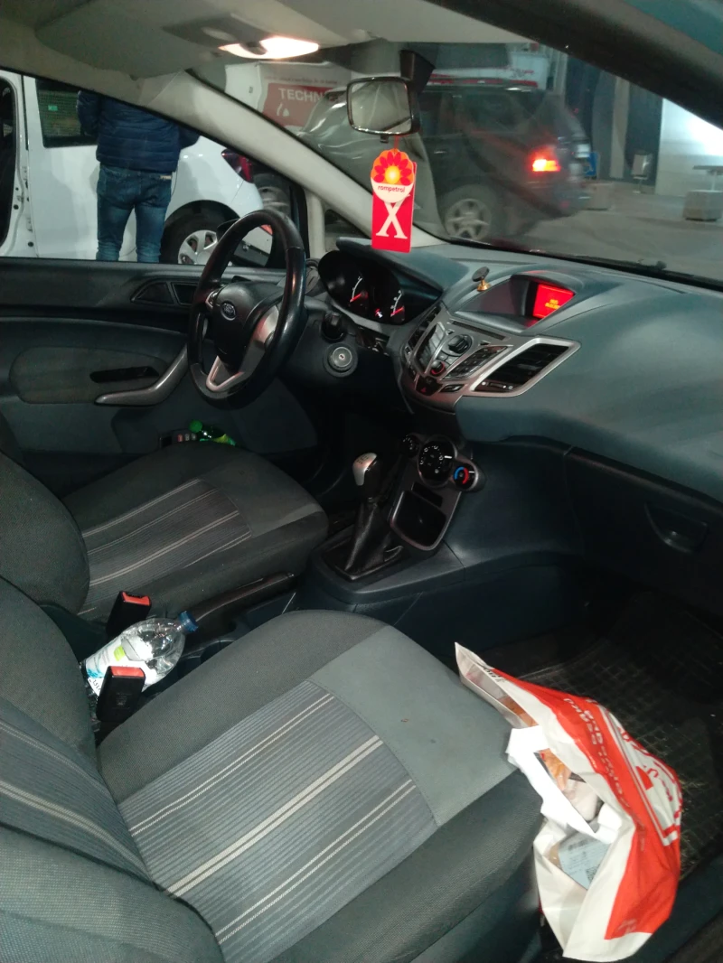 Ford Fiesta, снимка 6 - Автомобили и джипове - 52402682