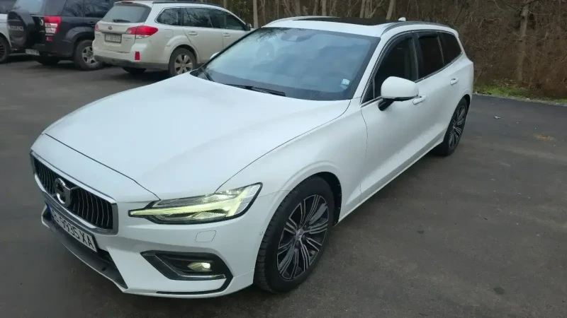 Volvo V60 D3 Inscription 360, снимка 2 - Автомобили и джипове - 52746488