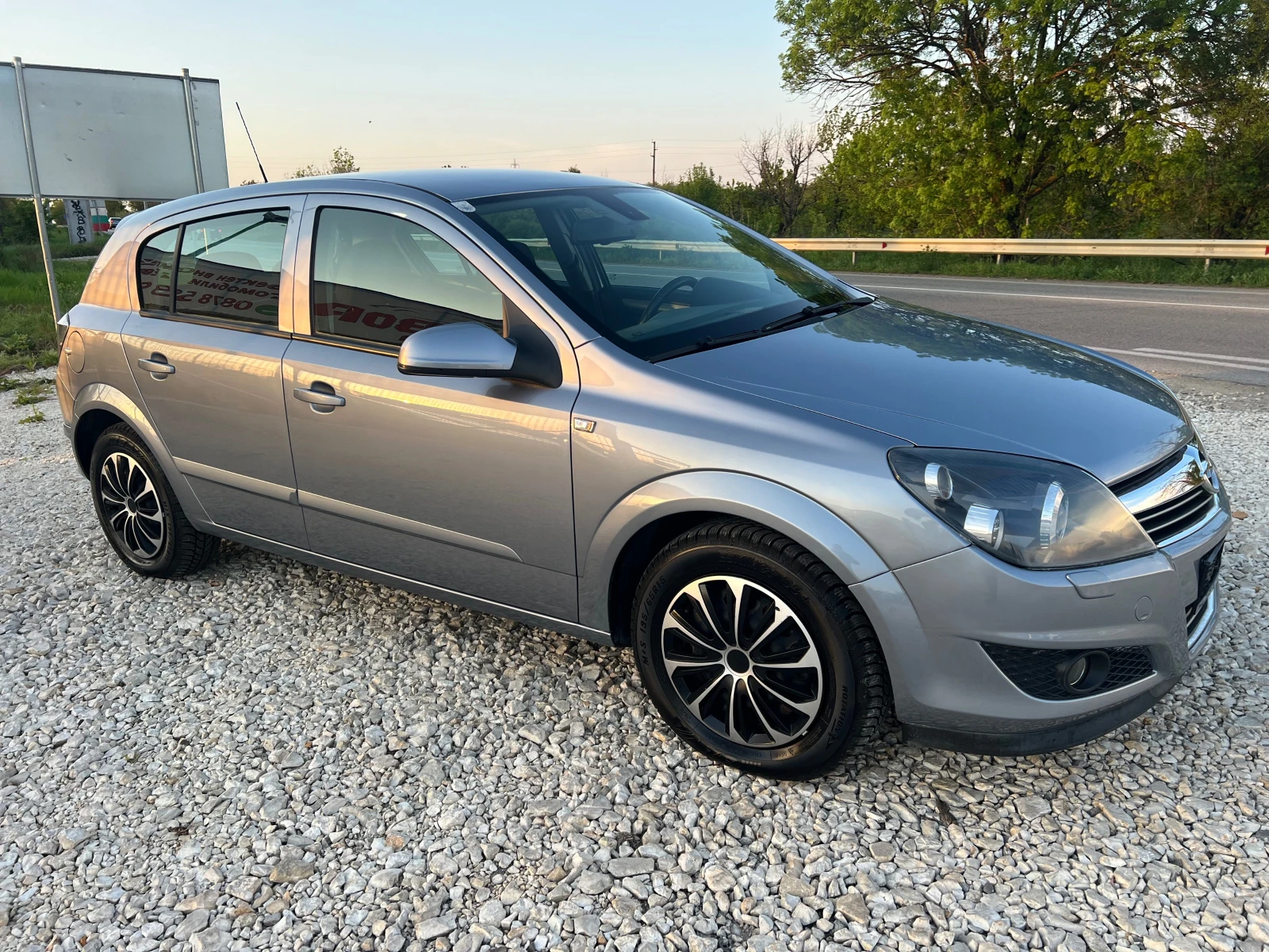 Opel Astra 1.4i/90p.s-Facelift/xenon/klima - изображение 2