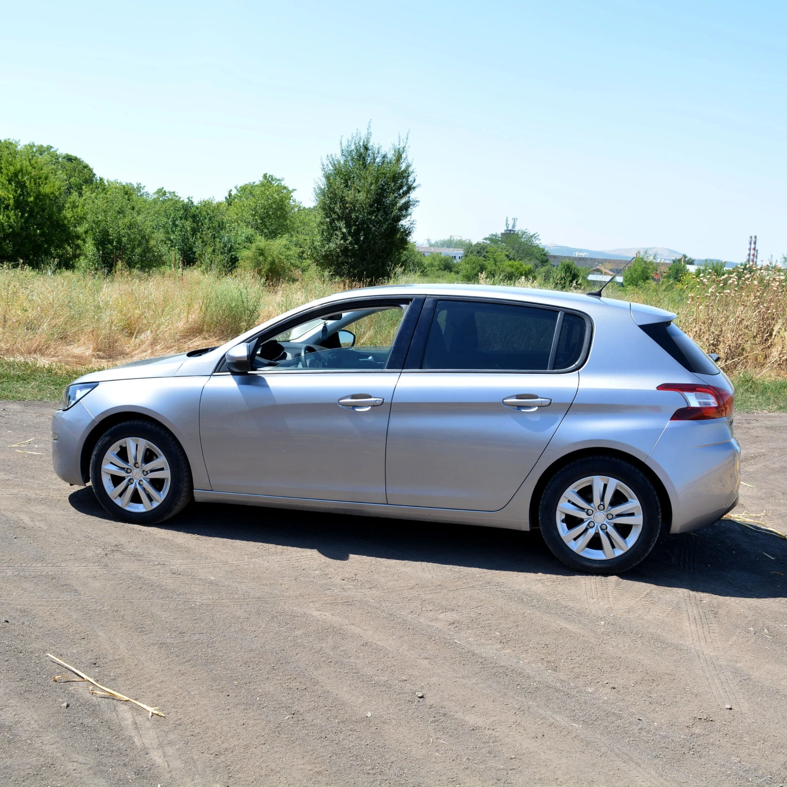 Peugeot 308 1.2 Turbo - изображение 3