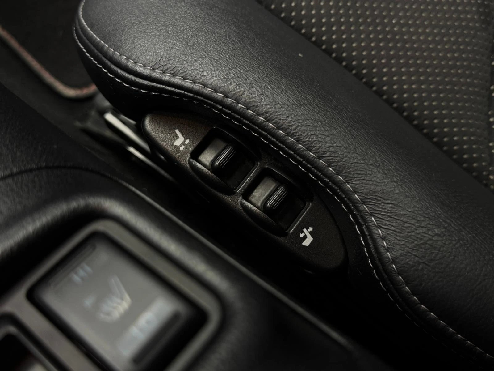 Nissan 370Z NISMO VQ37 Camera* BOSE* Подгрев | Mobile.bg — изображение 14