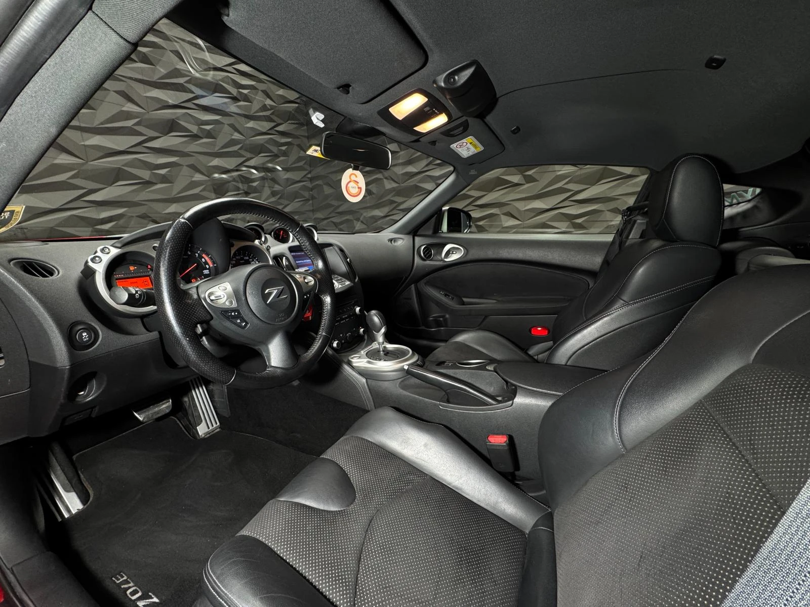 Nissan 370Z NISMO VQ37 Camera* BOSE* Подгрев - изображение 5