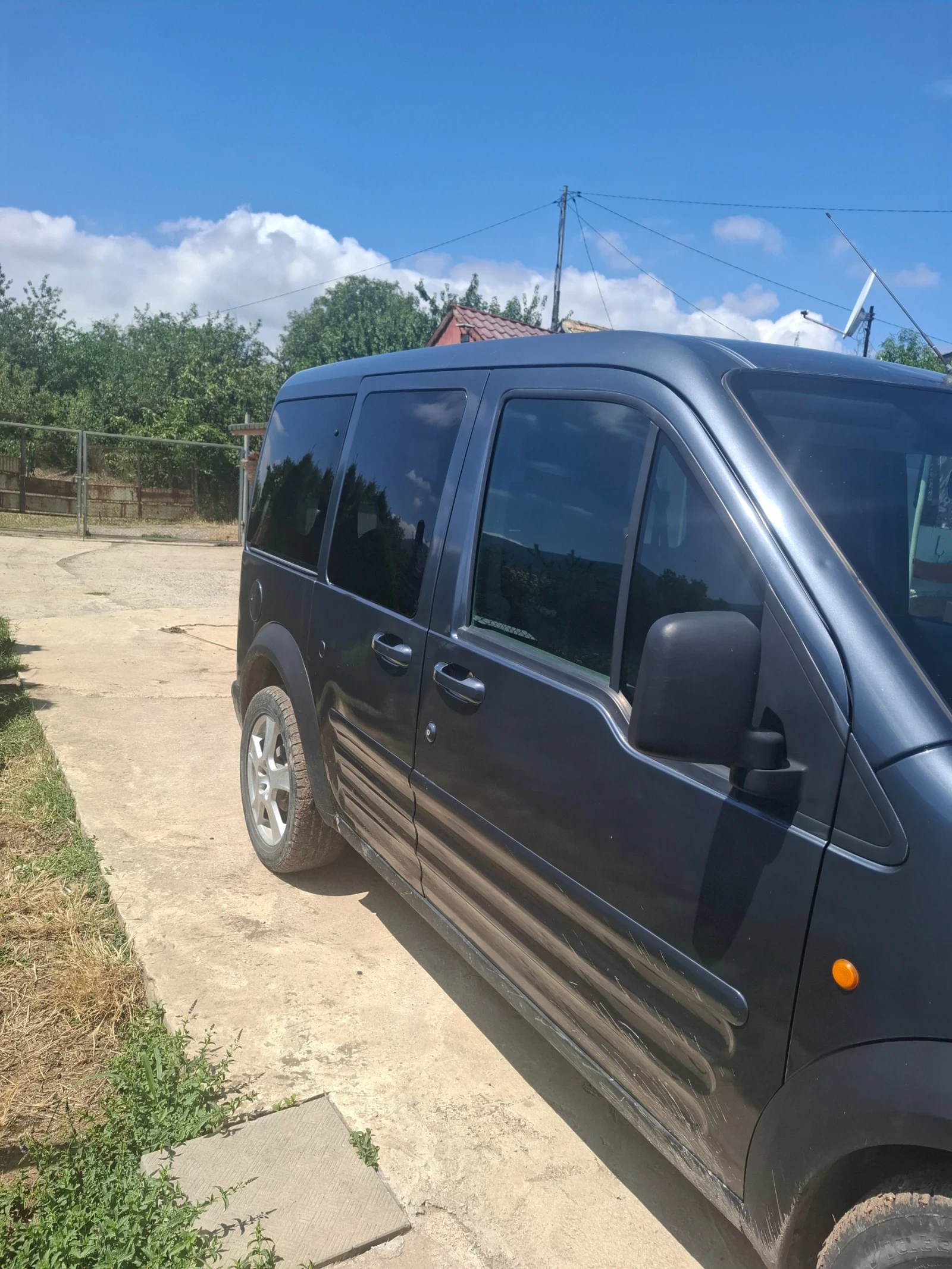 Ford Tourneo Connect  - изображение 2