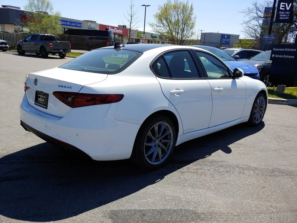 Alfa Romeo Giulia * Sprint * CARFAX * ЦЕНА ДО БЪЛГАРИЯ - изображение 9