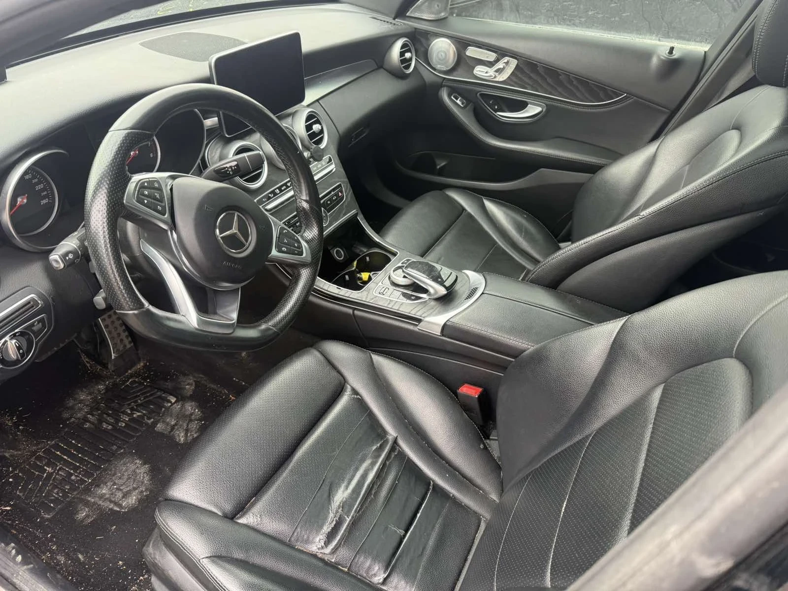 Mercedes-Benz C 400 AMG Line - изображение 5