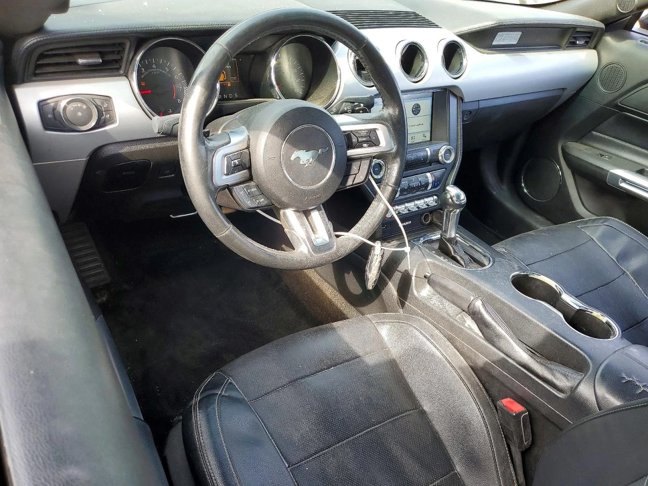 Ford Mustang ECOBOOST FASTBACK| КОЖА| KEYLESS| ПОДГРЕВ, снимка 8 - Автомобили и джипове - 53991448