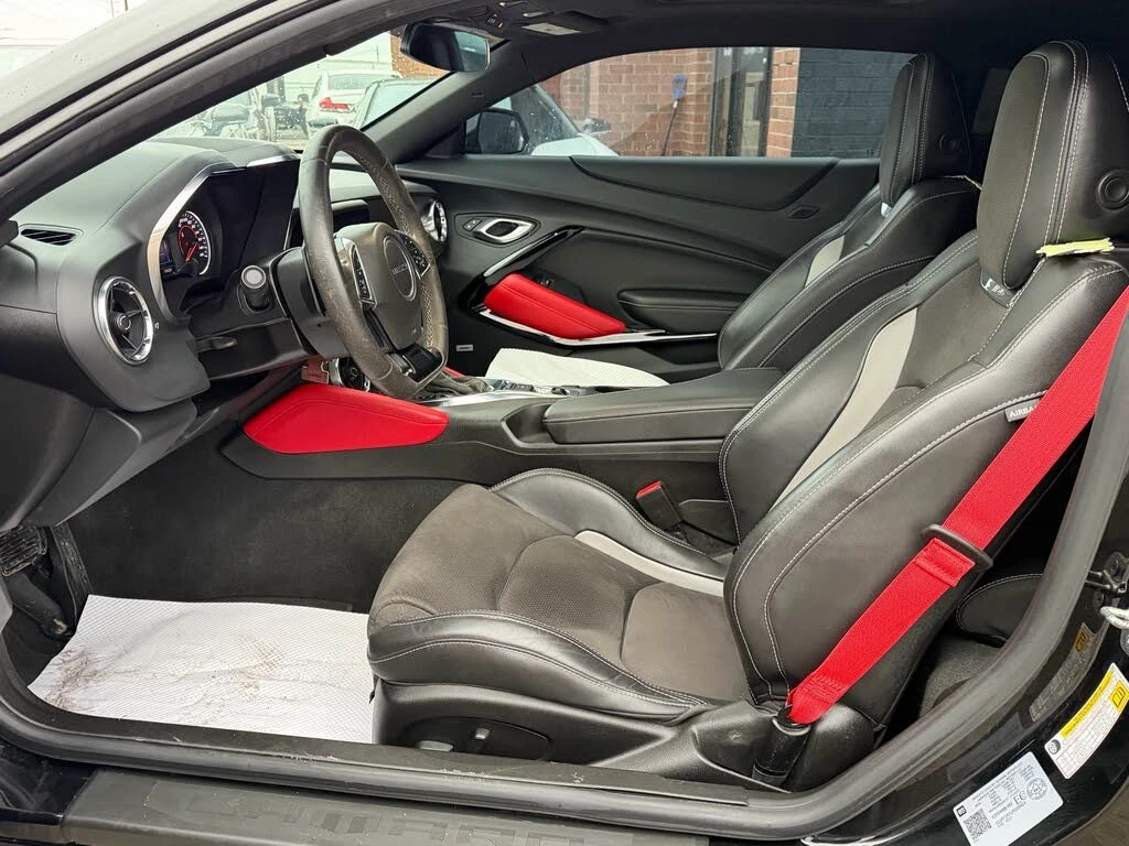 Chevrolet Camaro LT1* Coupe* RWD* АвтоКредит* (ЦЕНА ДО БГ), снимка 7 - Автомобили и джипове - 54137023