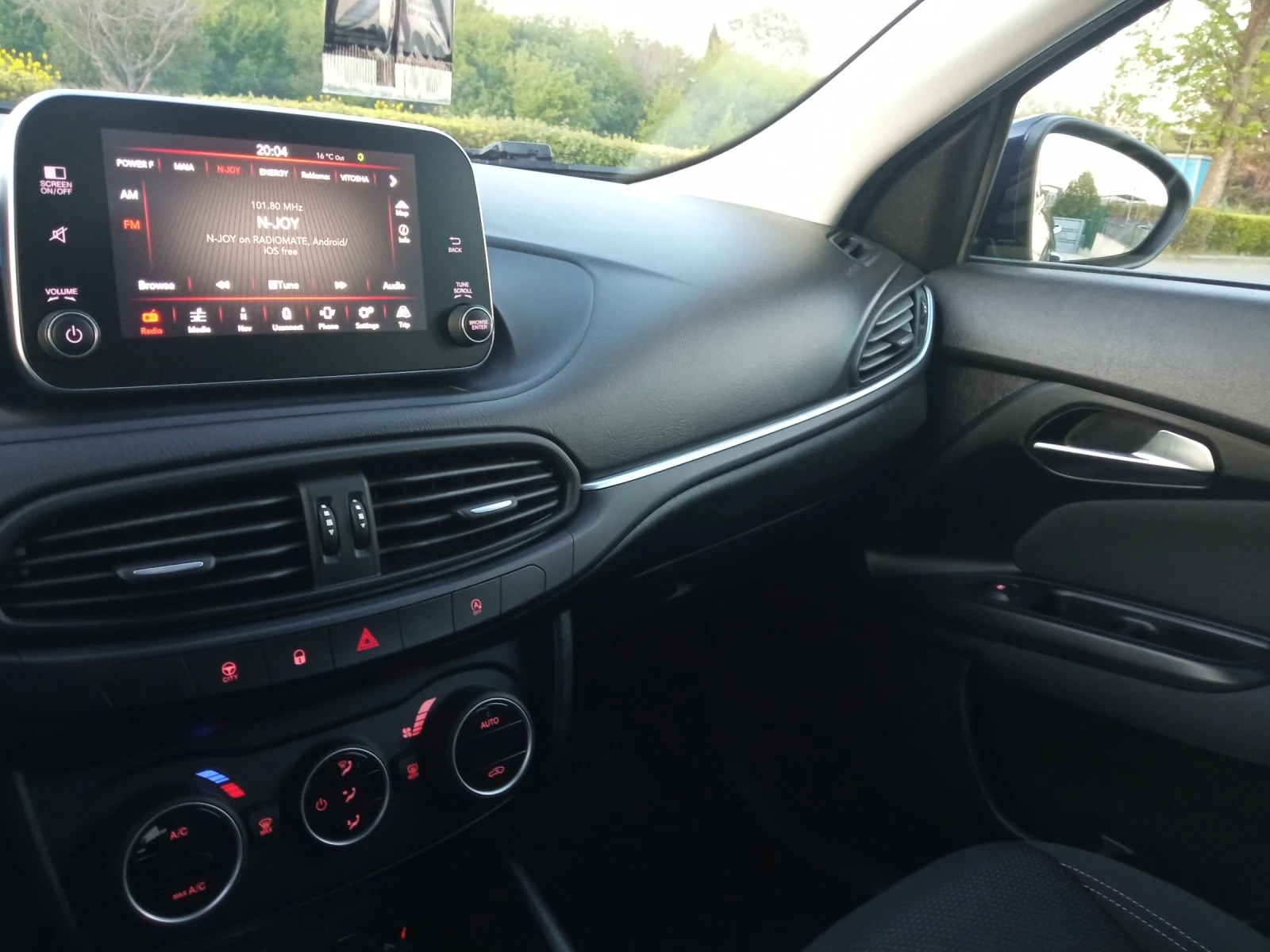 Fiat Tipo 1.4 T-Jet, снимка 15 - Автомобили и джипове - 54431664