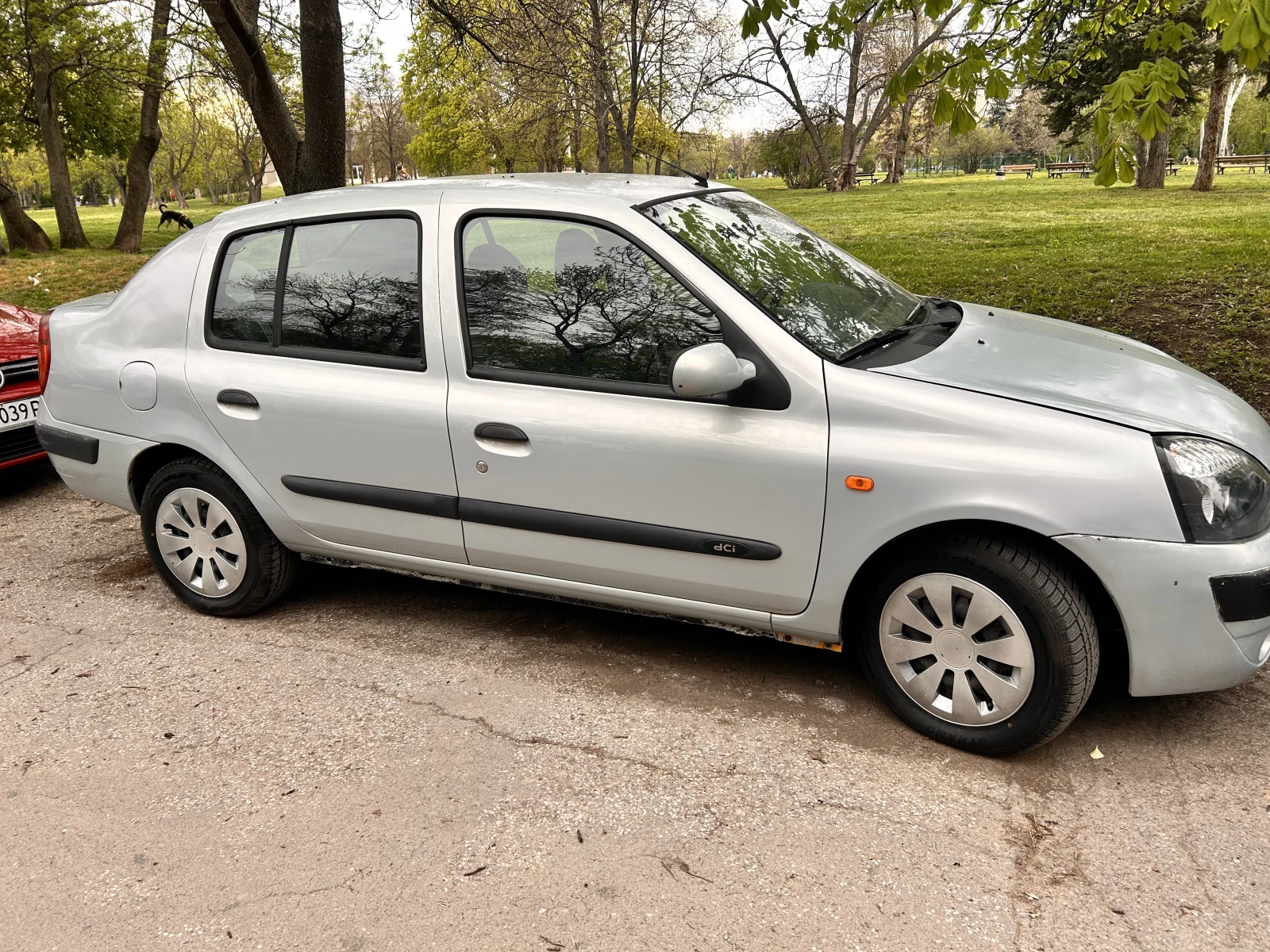 Renault Clio 1.5 dCi, снимка 2 - Автомобили и джипове - 54548710