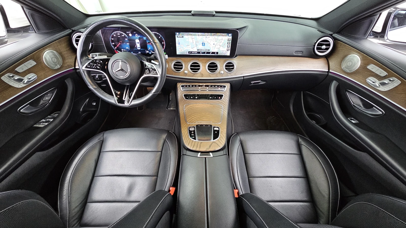 Mercedes-Benz E 220 EXCLUSIVE* 4MATIC* КОЖА* ПОДГРЕВ* ОБДУХВ* BURMASTE, снимка 6 - Автомобили и джипове - 54782353
