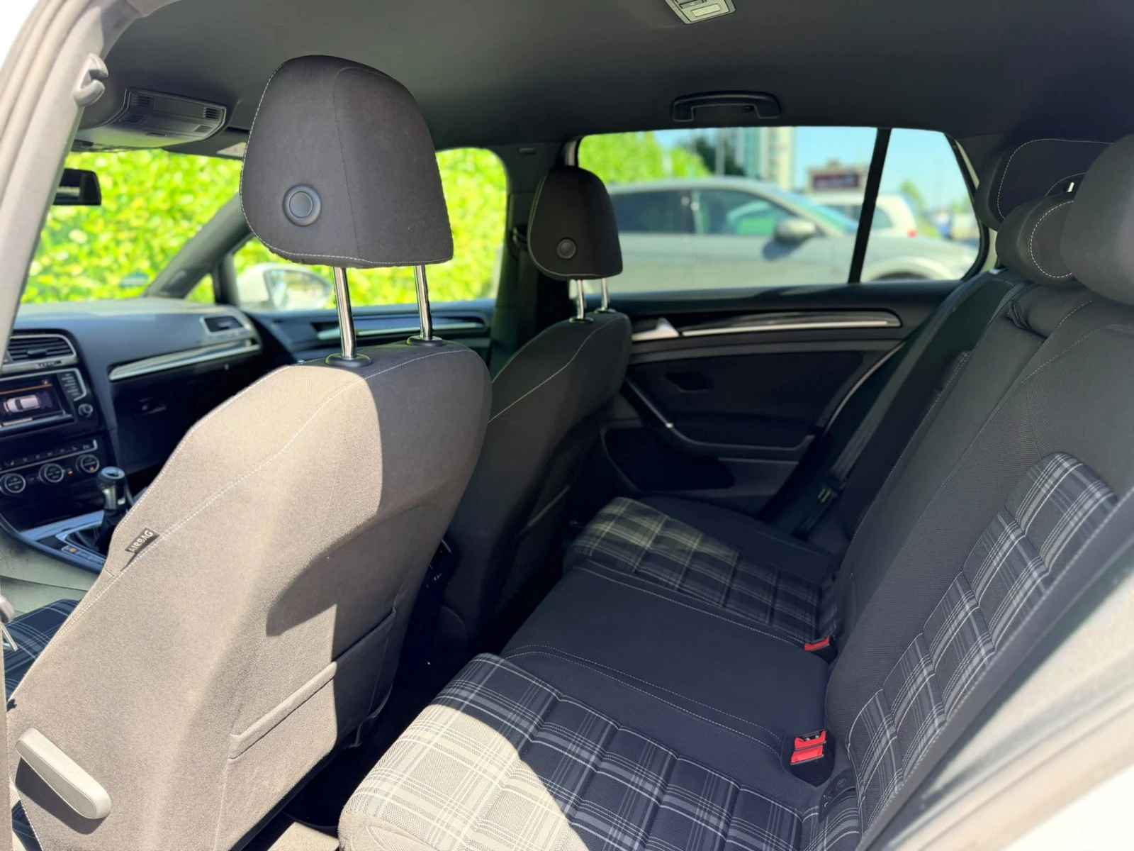 VW Golf 2.0TDI GTD 184 к.с Лизинг Уникредит по187евро , снимка 12 - Автомобили и джипове - 55654315