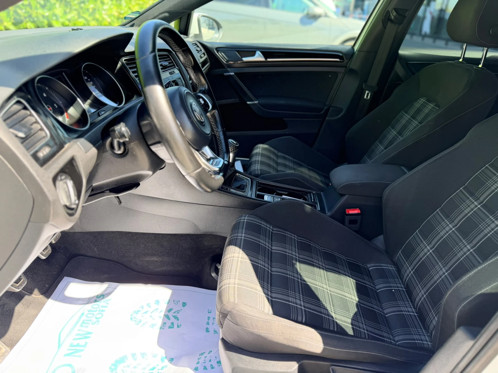 VW Golf 2.0TDI GTD 184 к.с Лизинг Уникредит по187евро , снимка 9 - Автомобили и джипове - 55654315