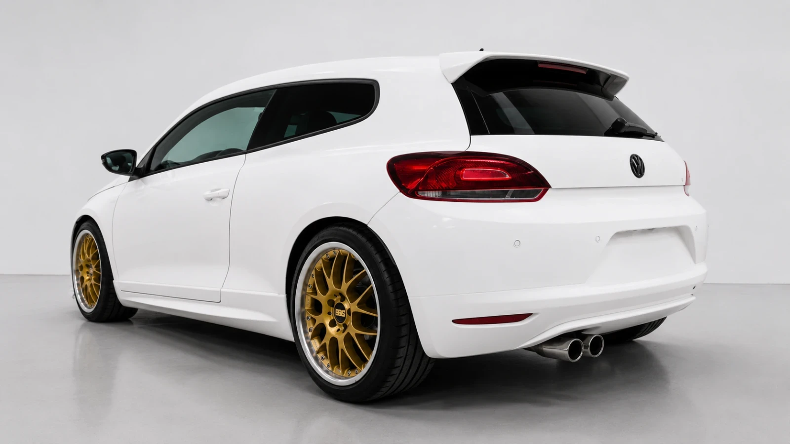 VW Scirocco 2.0T, снимка 3 - Автомобили и джипове - 55960030