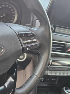 Hyundai Kona КОЖА/Head Up/ВЕНТИЛАЦИЯ/DISTRONIC! - 15900 € / 31097.70 лв. - 45428789 4