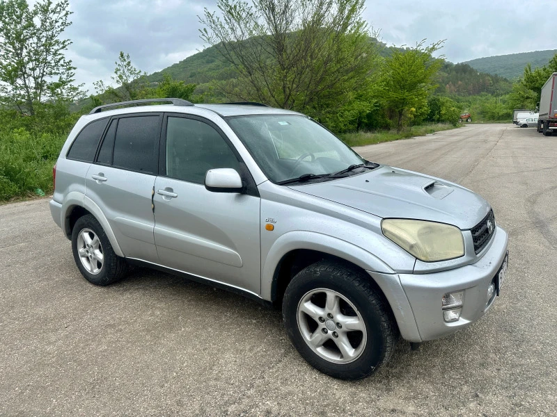 Toyota Rav4 2.0 D4D, снимка 3 - Автомобили и джипове - 47539912