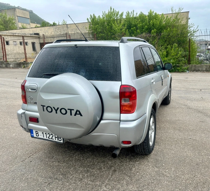 Toyota Rav4 2.0 D4D, снимка 4 - Автомобили и джипове - 47539912