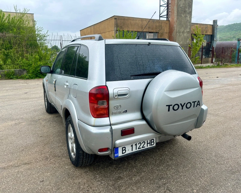 Toyota Rav4 2.0 D4D, снимка 5 - Автомобили и джипове - 47539912