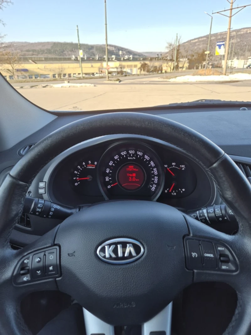 Kia Sportage 2000 кб. CRDI 4x4, снимка 11 - Автомобили и джипове - 48740257