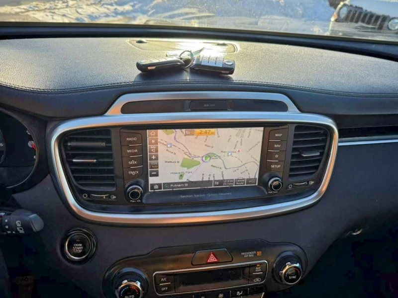 Kia Sorento, снимка 6 - Автомобили и джипове - 52735895