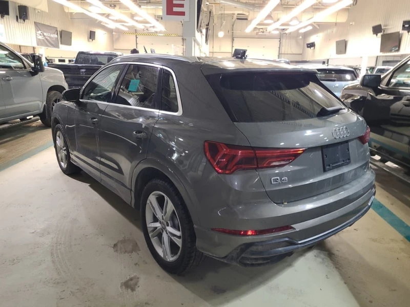 Audi Q3 * PROGRESSIV * ПАНОРАМА* * КАМЕРА ЗА ЗАДНО ВИЖДАНЕ, снимка 4 - Автомобили и джипове - 53454401