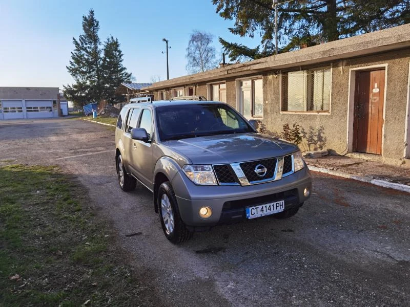 Nissan Pathfinder, снимка 1 - Автомобили и джипове - 31360812