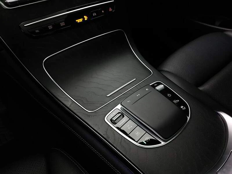 Mercedes-Benz GLC 300 4MATIC* AMG* HUD* ПАНОРАМА* ПОДГРЕВ* LANE ASSIST, снимка 14 - Автомобили и джипове - 55323898