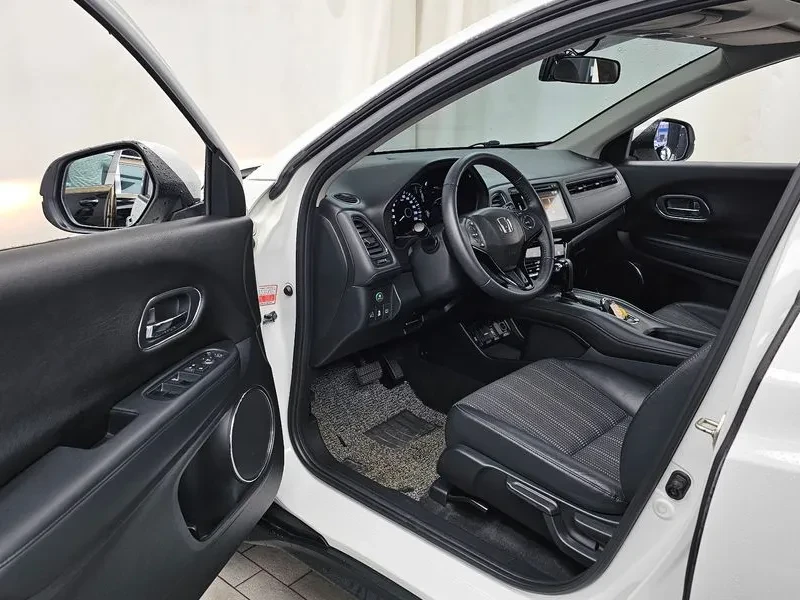 Honda Hr-v 1.8, снимка 10 - Автомобили и джипове - 55727234
